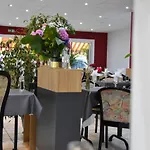 Otel L'etape Gasconne 2*